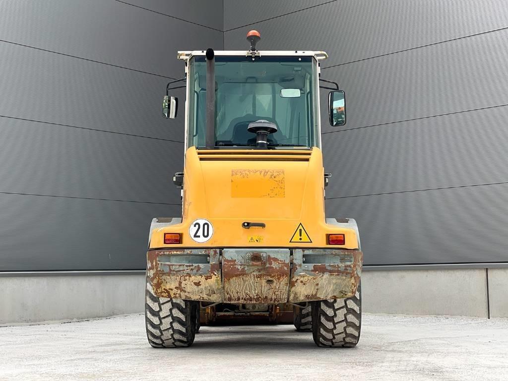Liebherr L 506 Фронтальні навантажувачі