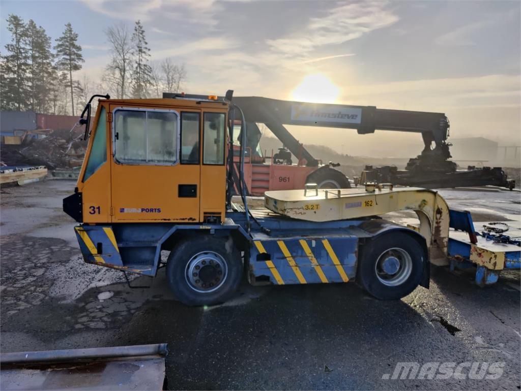 Sisu TR 180 AL 2 Термінальні трактори