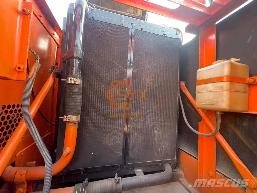 Doosan 220 LC-7 Гусеничні екскаватори