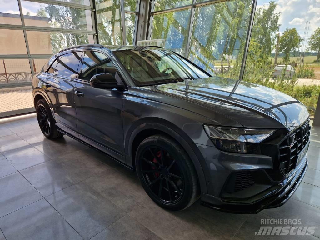 Audi SQ8 Автомобілі