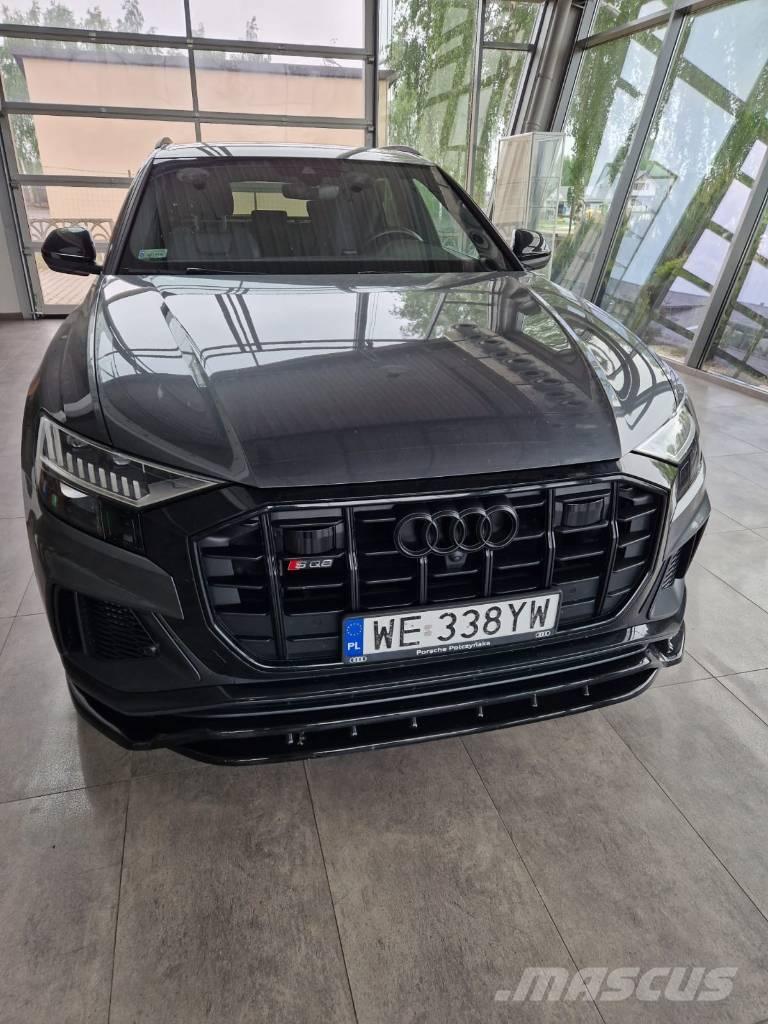 Audi SQ8 Автомобілі