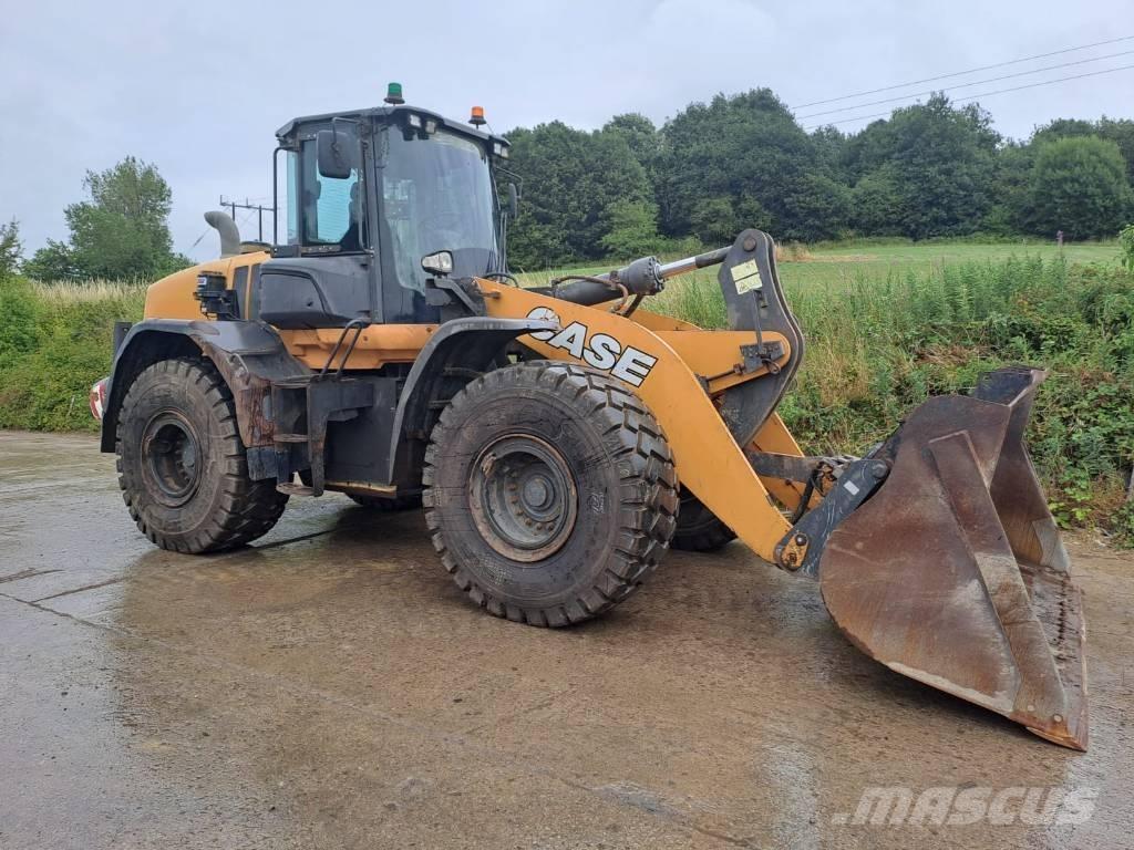 CASE 821g Фронтальні навантажувачі