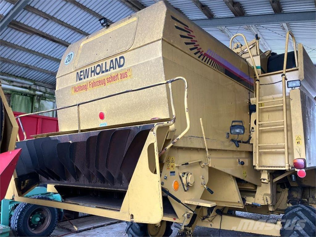 New Holland TX67 Зернозбиральні комбайни