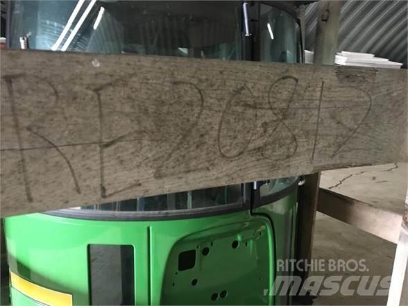 John Deere  Кабіна