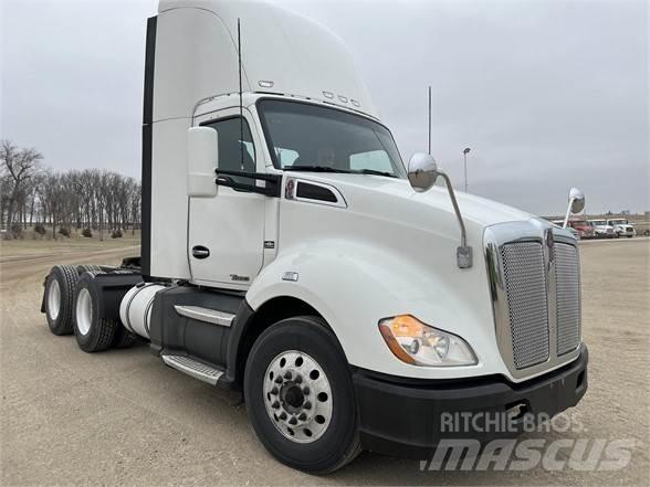 Kenworth T680 Тягачі