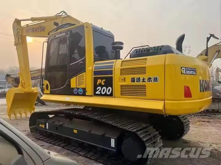 Komatsu PC 200 Гусеничні екскаватори