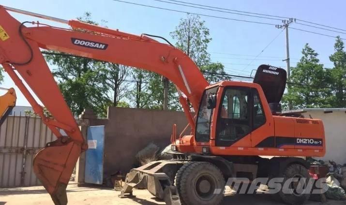 Doosan DH210W Колісні екскаватори