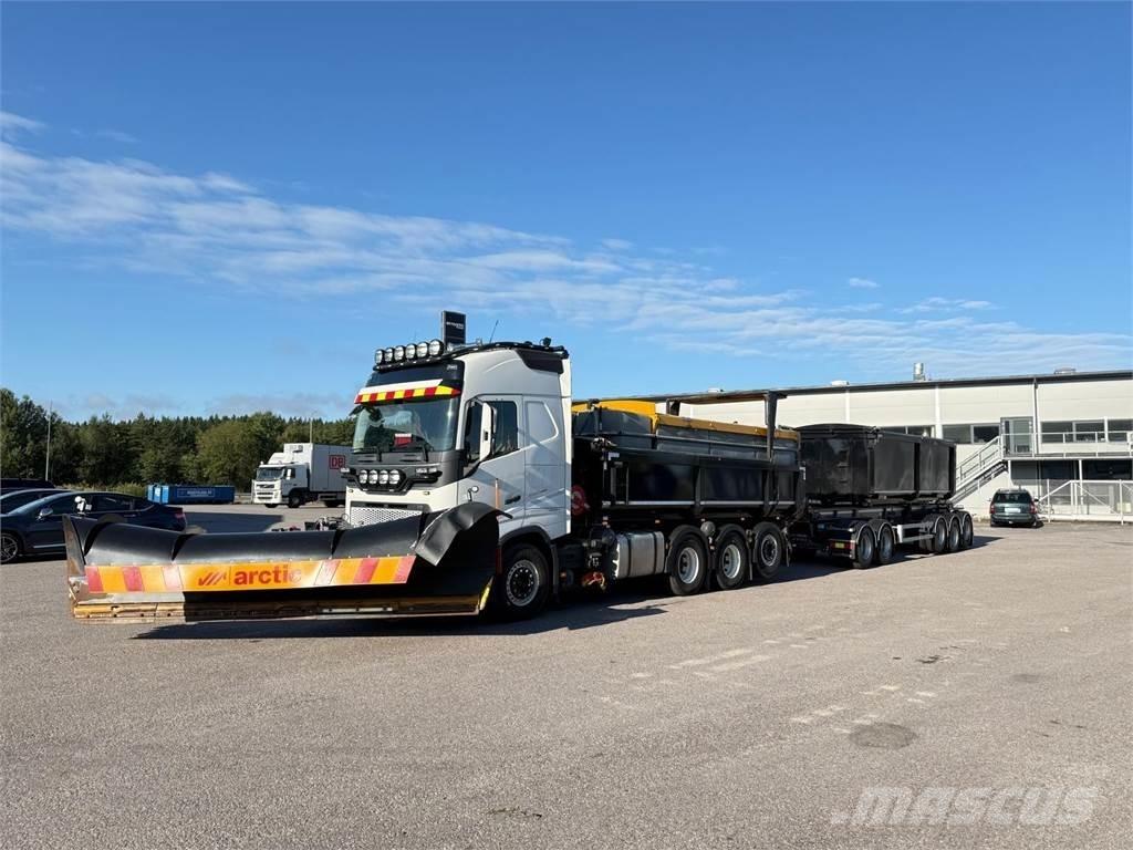 Volvo FH540 8x4 Самоскиди