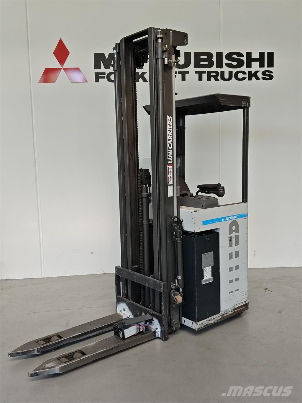 Atlet XSN160E Самохідні електроштабелери