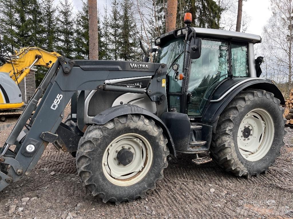 Valtra N 121 HT Трактори