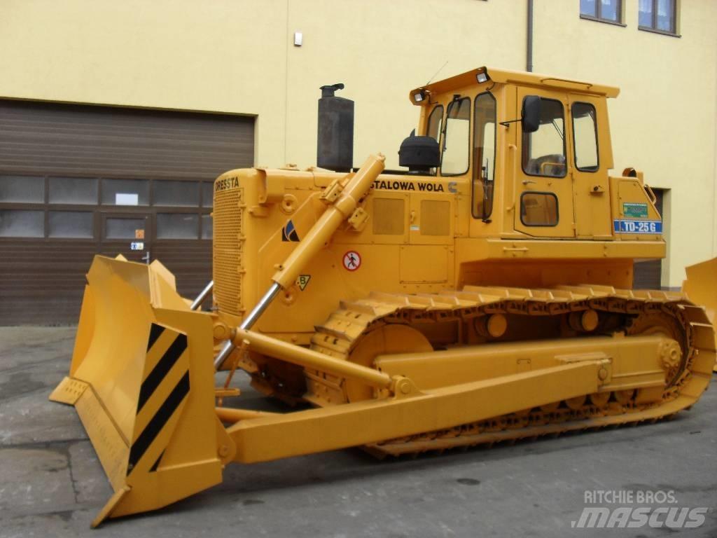 Dressta TD25G Гусеничні бульдозери