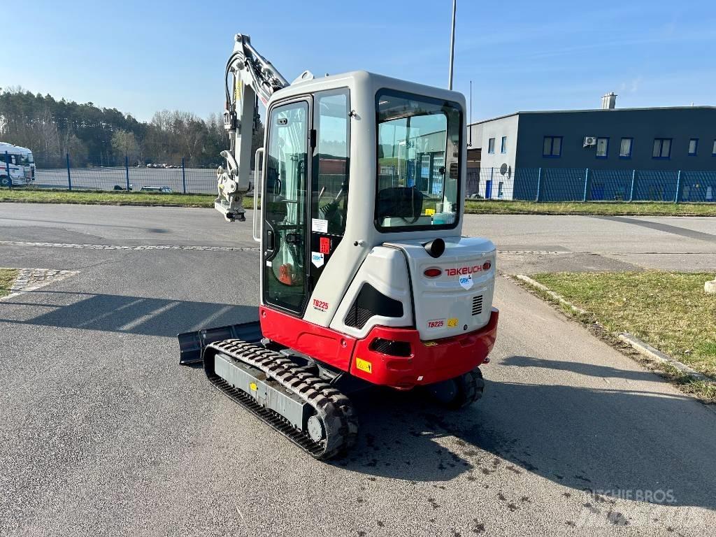 Takeuchi TB 225 Міні-екскаватори < 7т