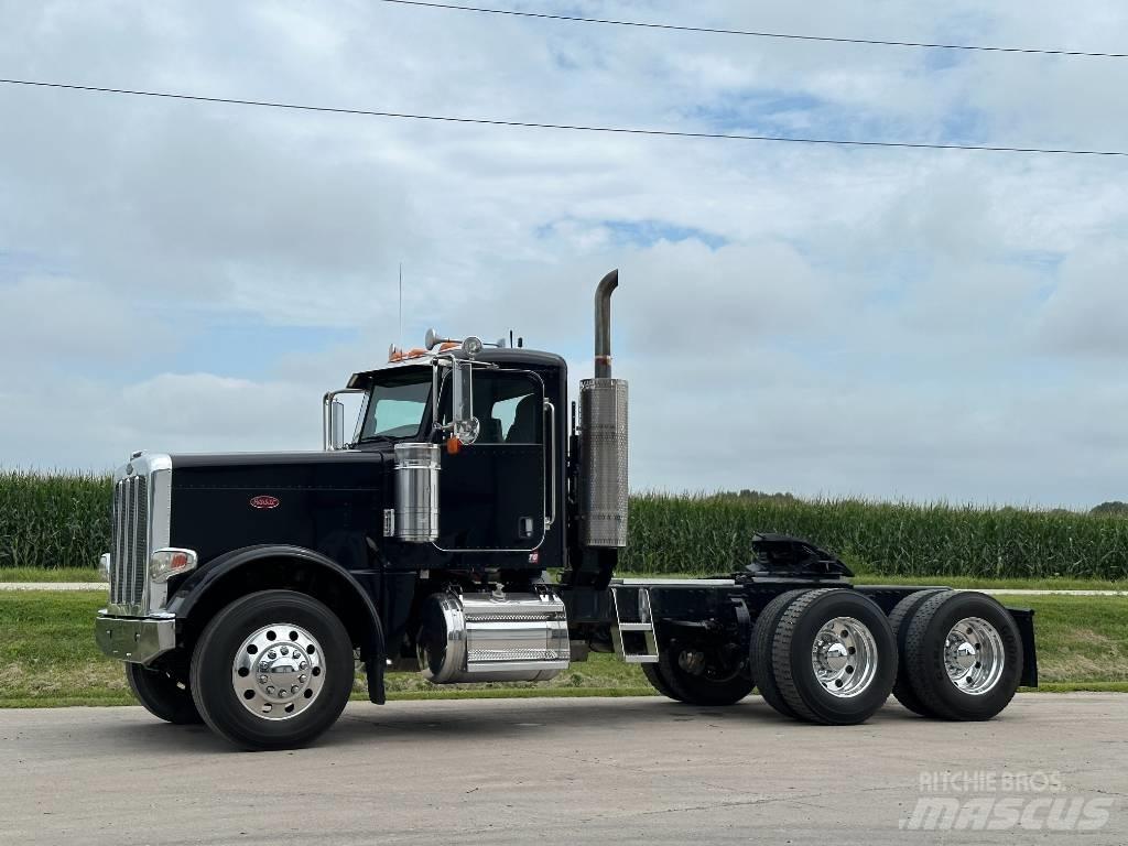 Peterbilt 388 Тягачі