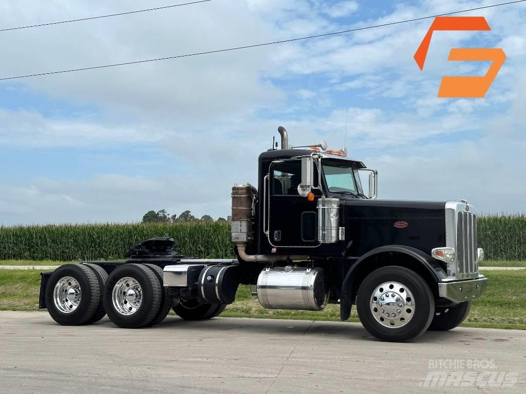Peterbilt 388 Тягачі