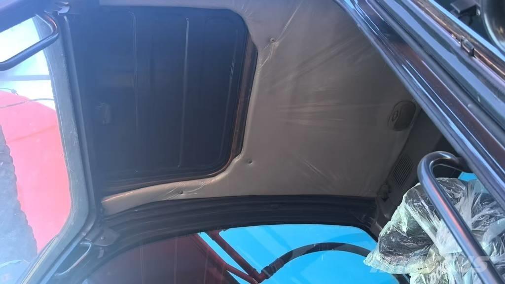 Doosan DX225 Гусеничні екскаватори