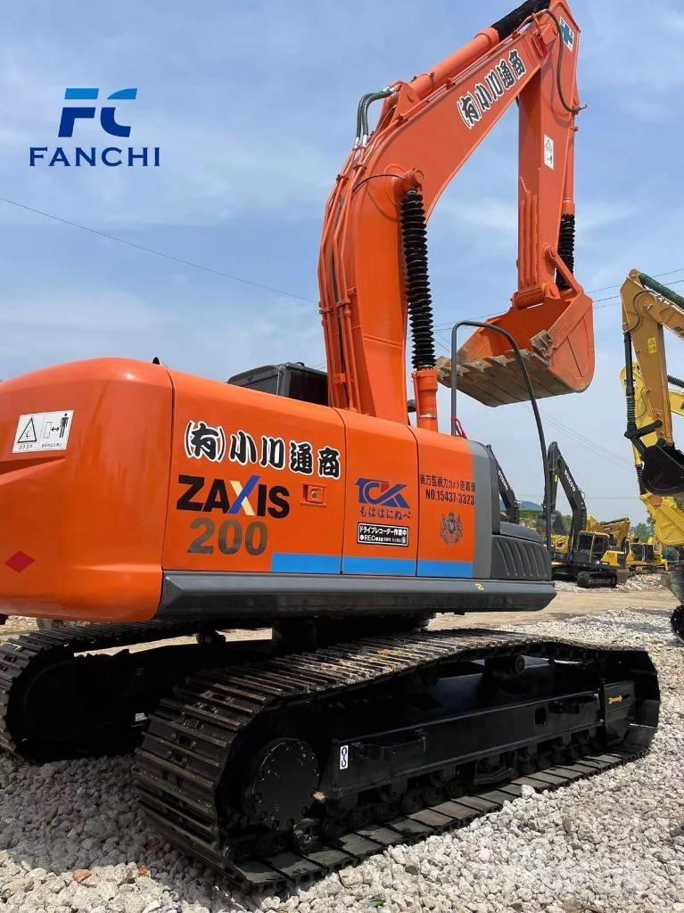 Hitachi ZX 200 Гусеничні екскаватори