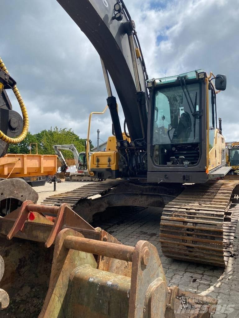 Volvo EC 220 D Гусеничні екскаватори