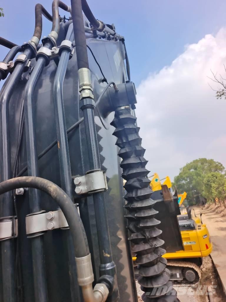 Hyundai HX 220 Гусеничні екскаватори