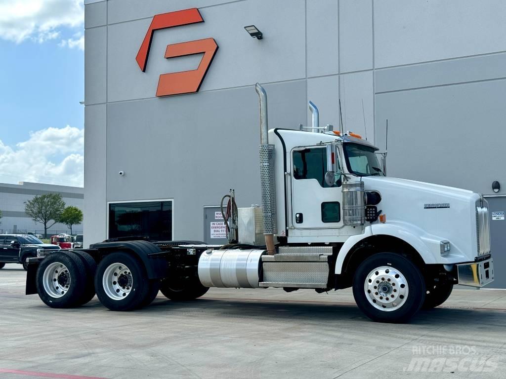 Kenworth T 800 Тягачі
