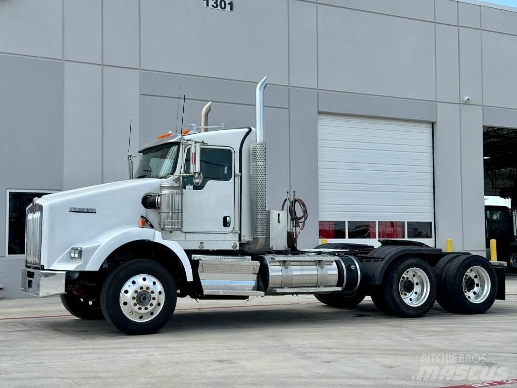 Kenworth T 800 Тягачі