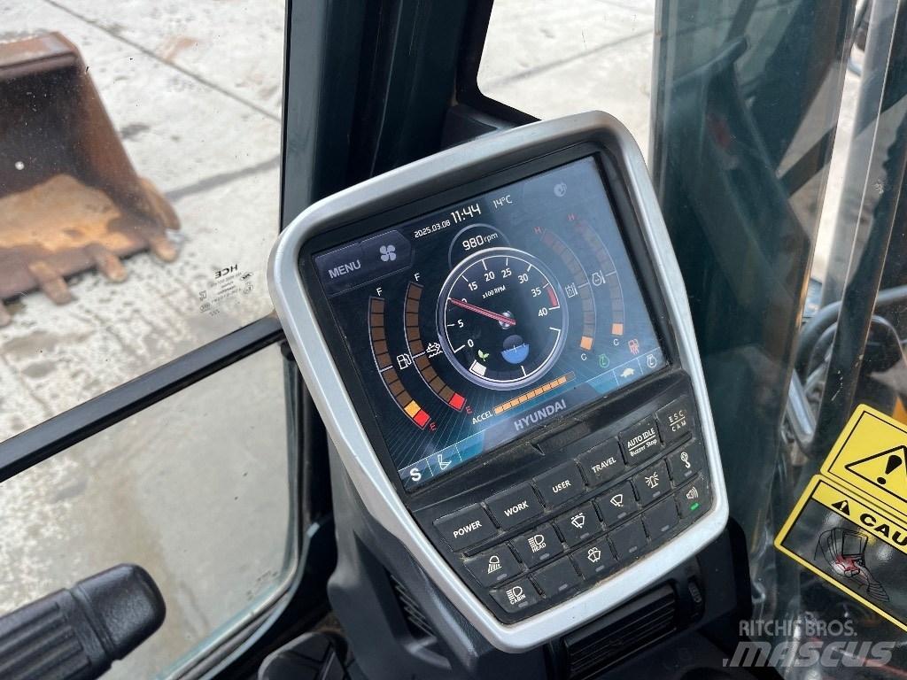 Hyundai HX140LC Гусеничні екскаватори
