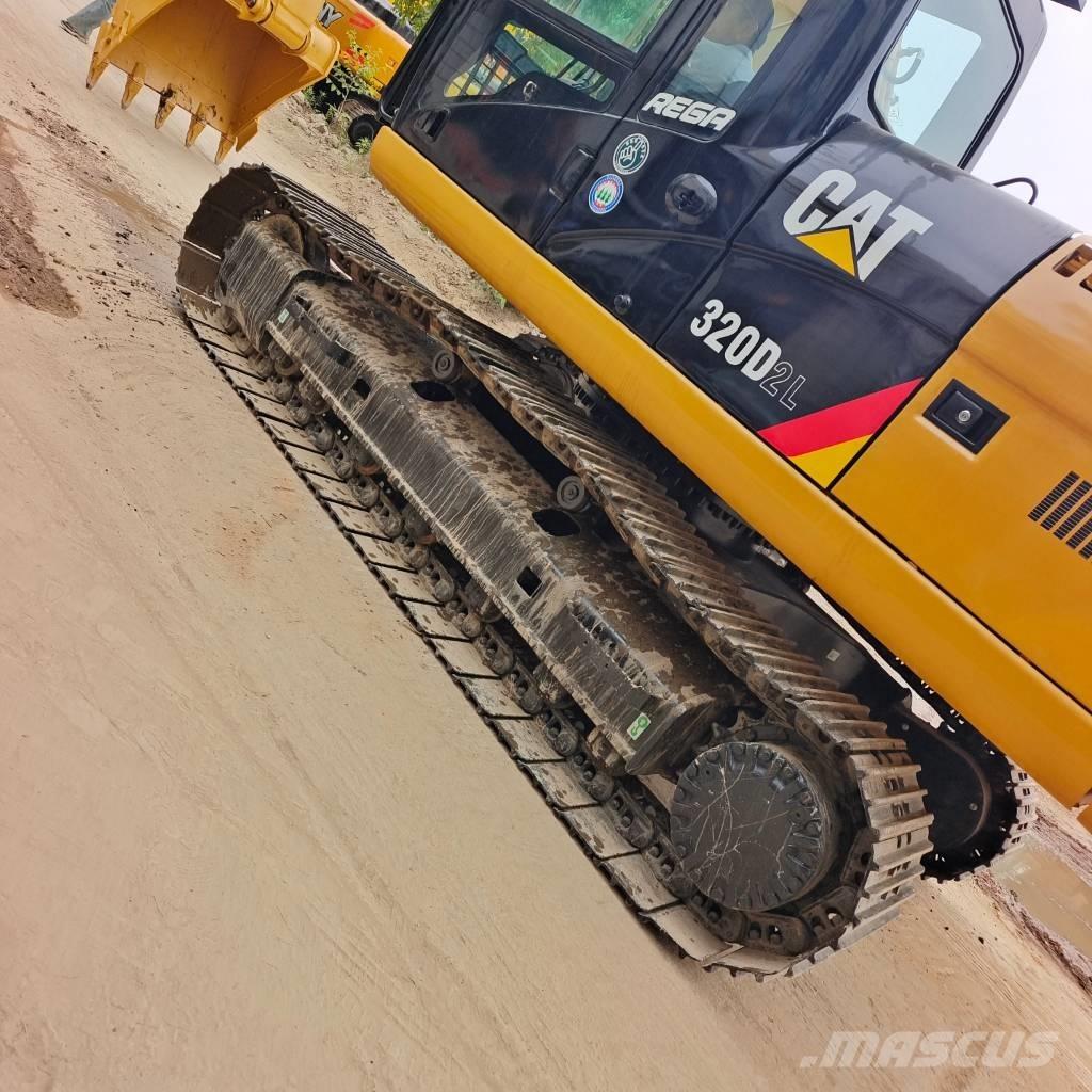 CAT 320 D2L Гусеничні екскаватори