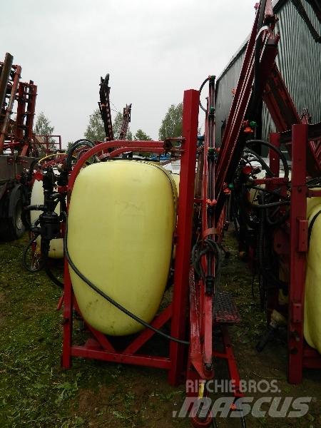 Hardi 600 Причіпні обприскувачі