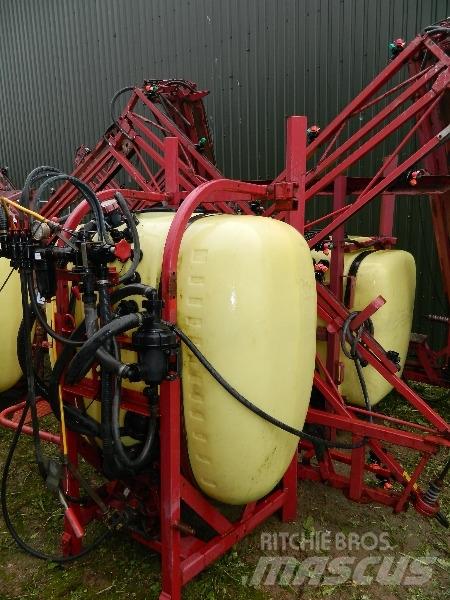 Hardi 600 Причіпні обприскувачі