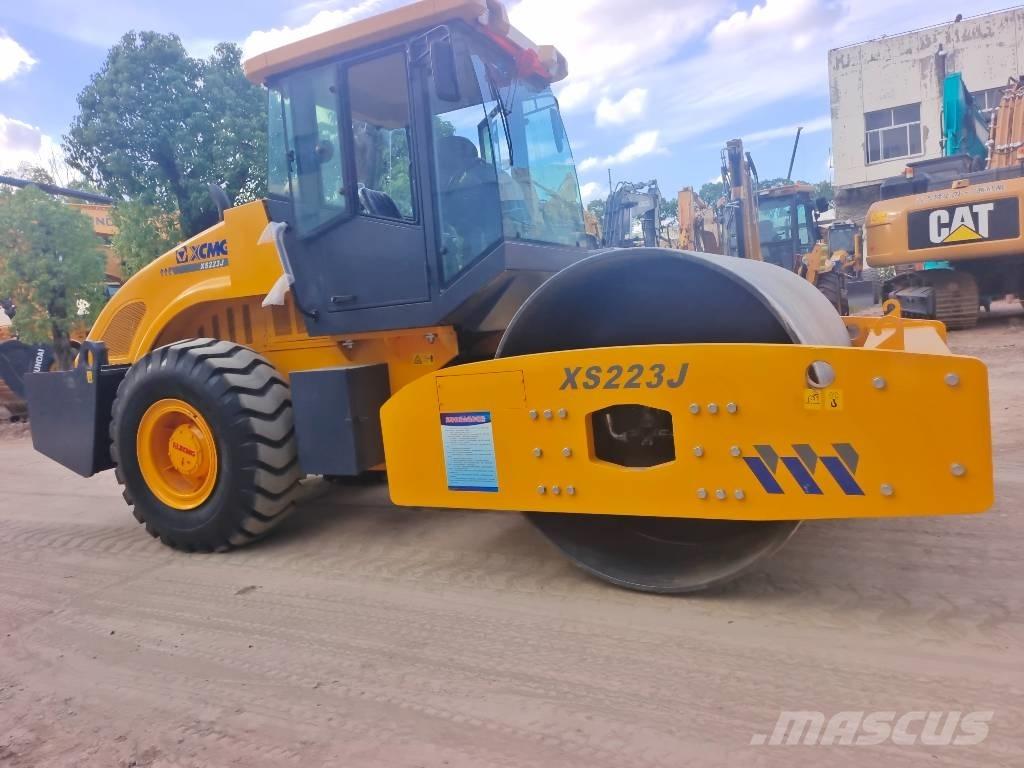 XCMG XS223J Грунтові котки