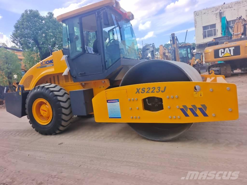 XCMG XS223J Грунтові котки