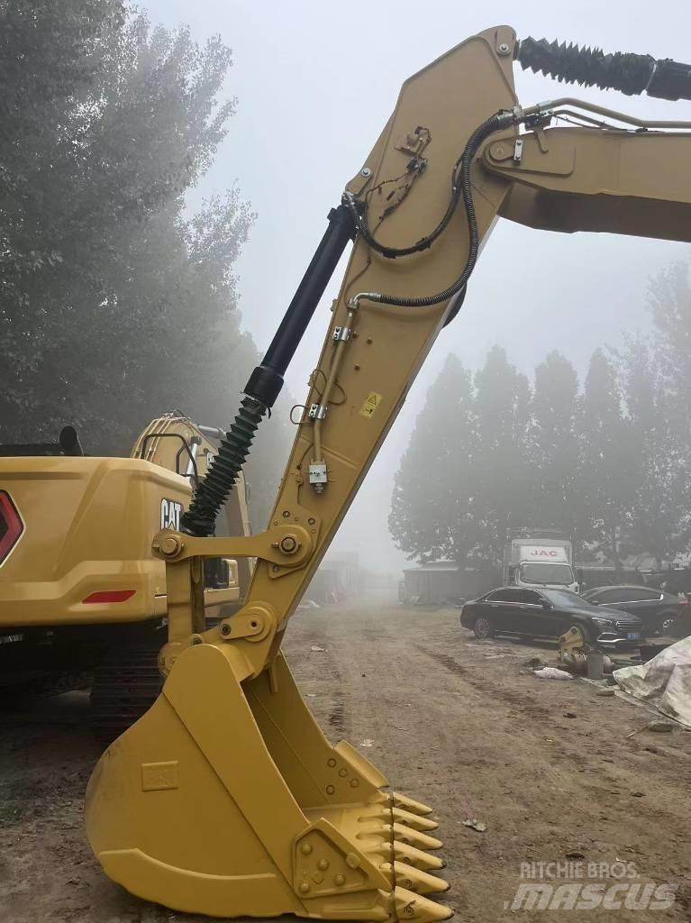 CAT 2021 CAT 330 Колісні екскаватори