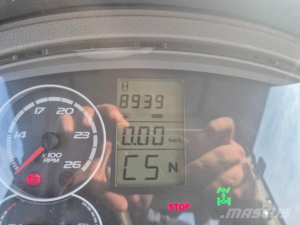 CLAAS Arion 610 Трактори