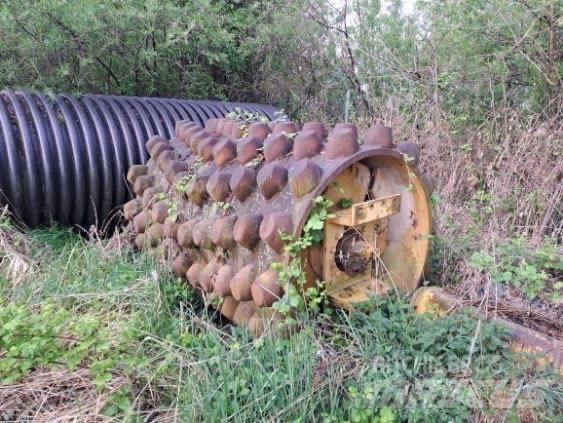 CAT 663 E Завантажувально-укладальне обладнання