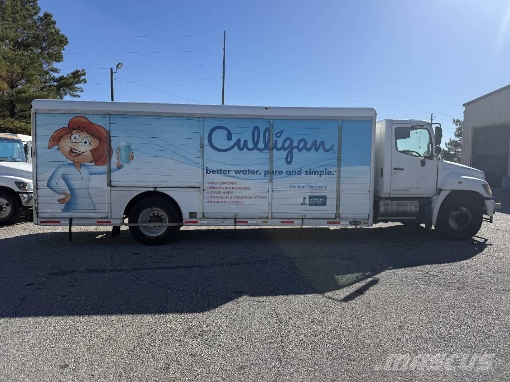 Hino 338 Вантажівки для доставки напоїв