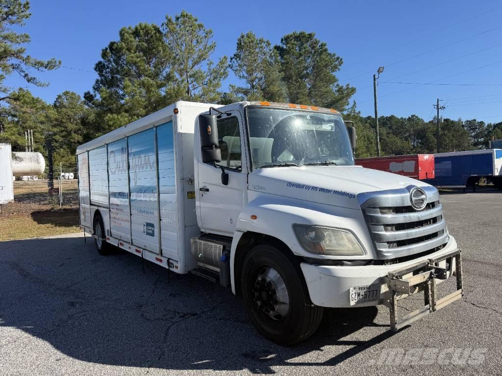 Hino 338 Вантажівки для доставки напоїв