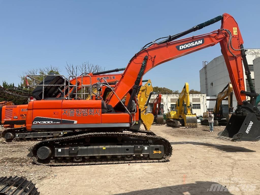 Doosan DX 300 Середні екскаватори 7т. - 12т.