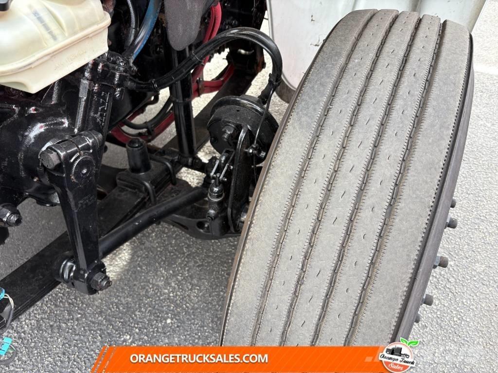 Freightliner M2 Шасі з кабіною