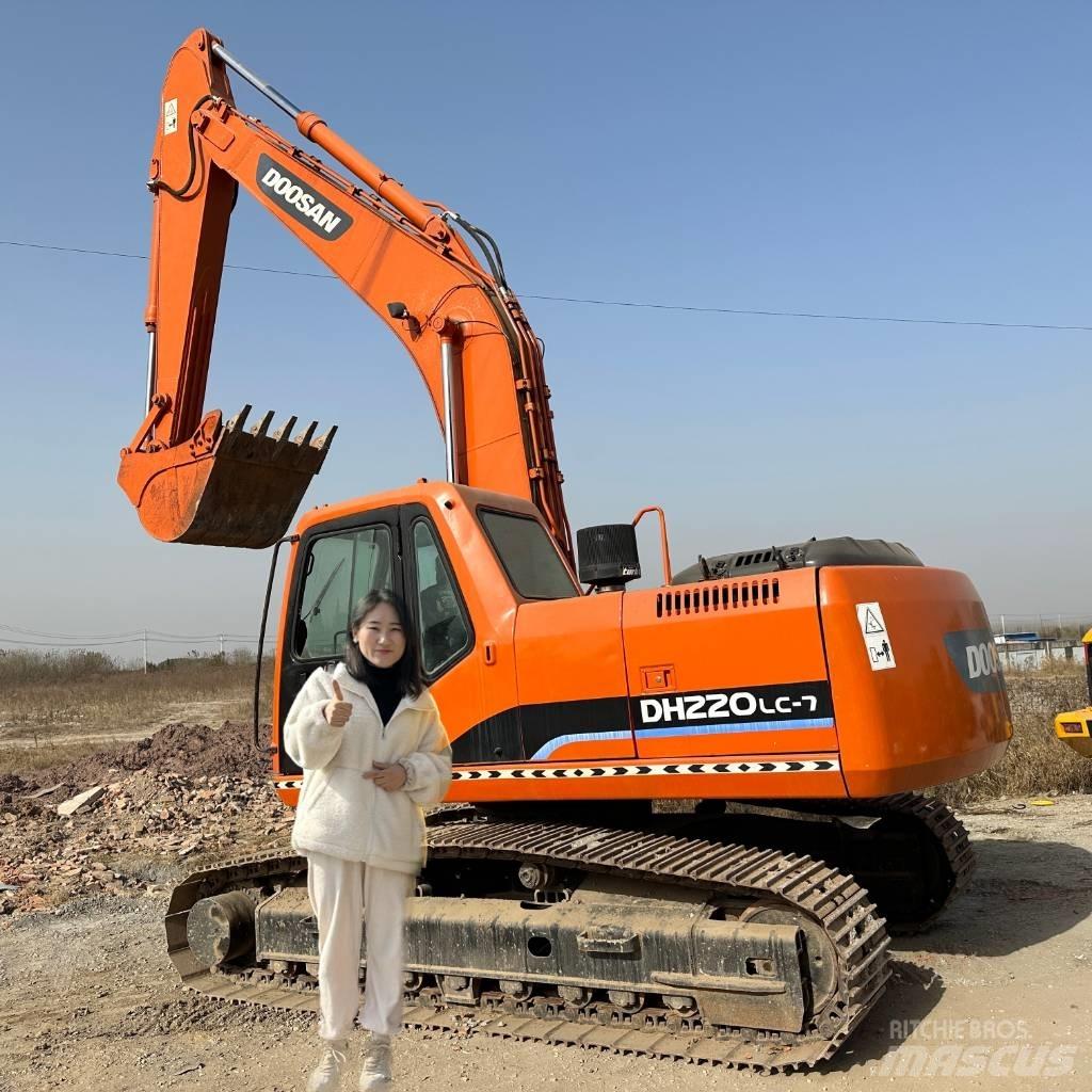 Doosan DH220LC-7 Гусеничні екскаватори