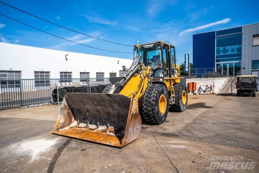 CAT 924G // GODET 3m3 Фронтальні навантажувачі