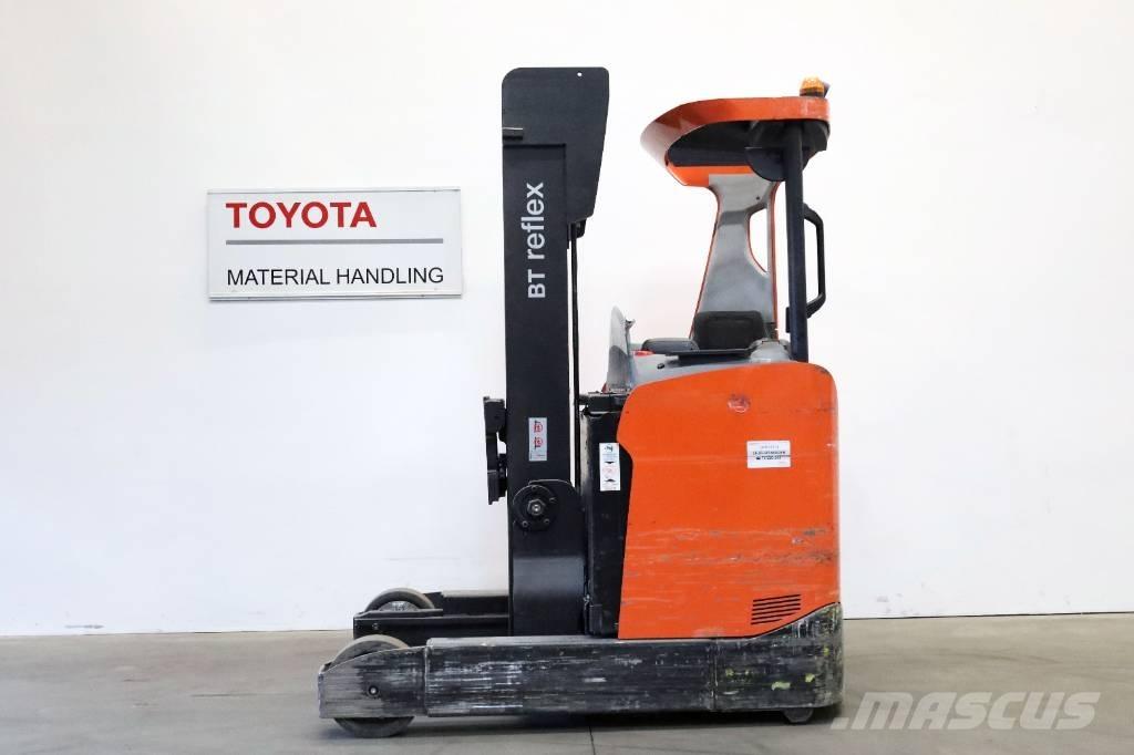Toyota RRE200H Річ-трак із високим підйомом