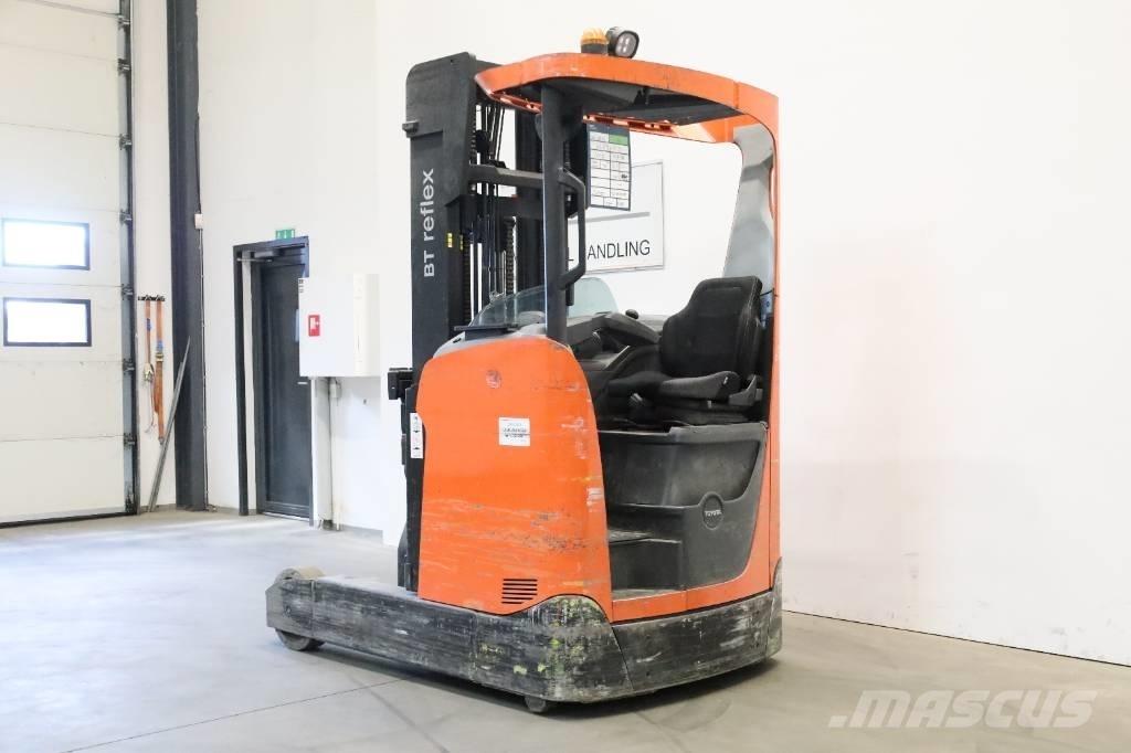 Toyota RRE200H Річ-трак із високим підйомом