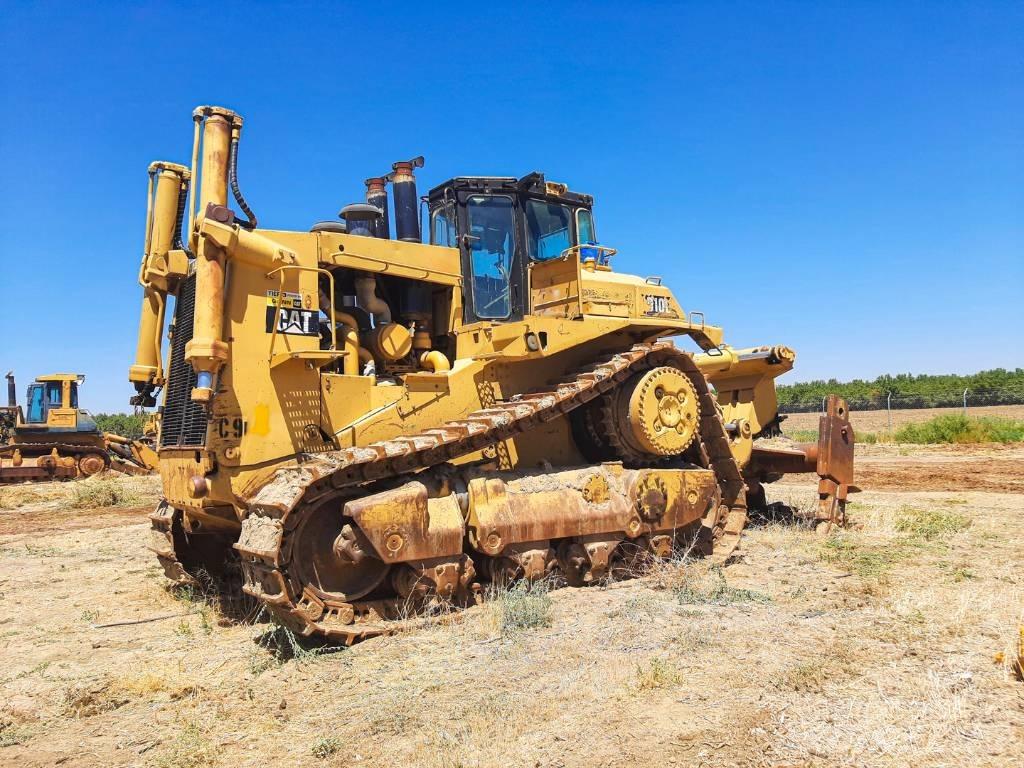 CAT D10 Гусеничні бульдозери