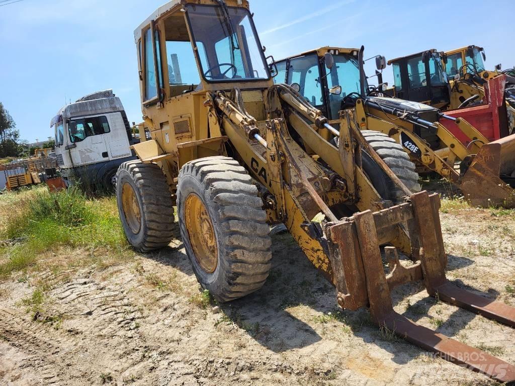 CAT 910 Фронтальні навантажувачі