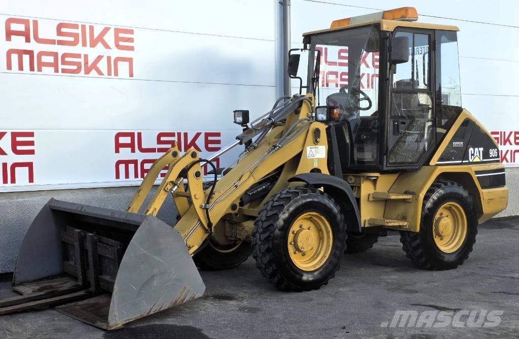 CAT 906 Фронтальні навантажувачі