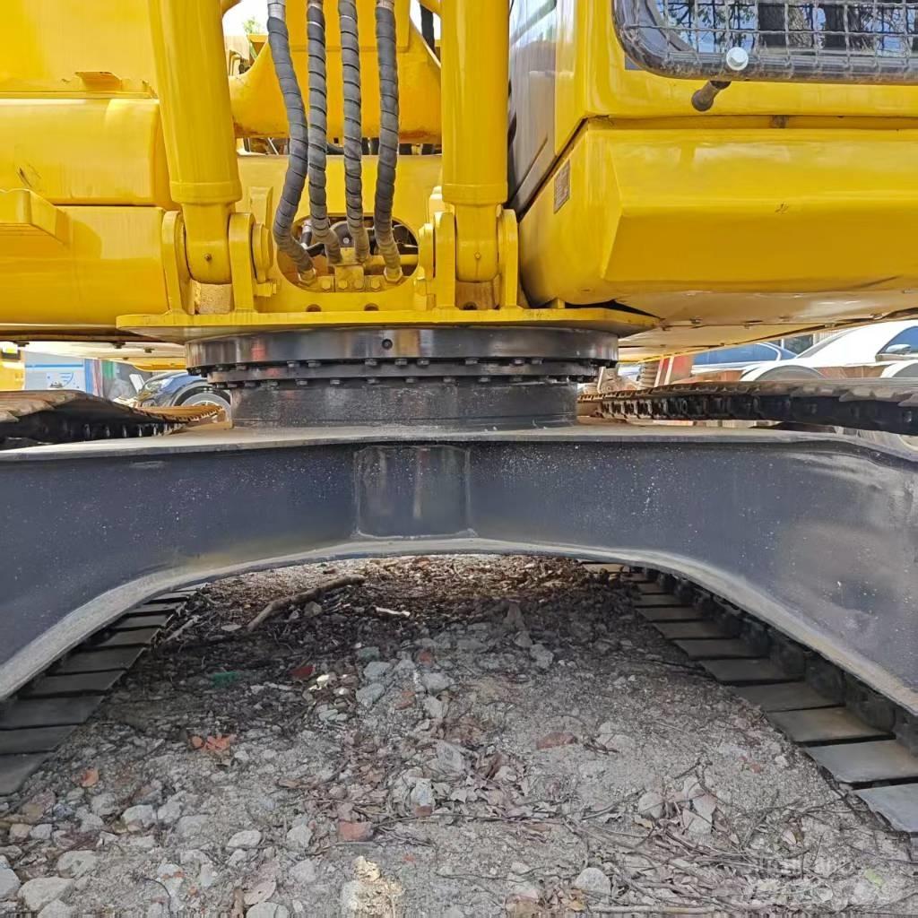 Komatsu PC 130 Гусеничні екскаватори