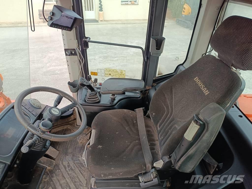 Doosan DL200-5 Малі навантажувачі