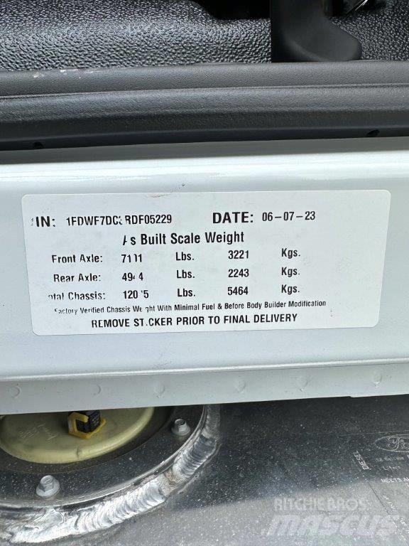 Ford F-750 Шасі з кабіною