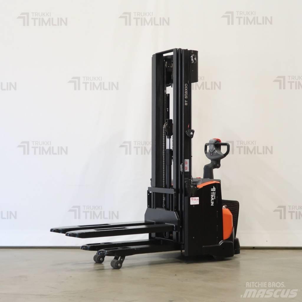Toyota SWE120L Самохідні електроштабелери