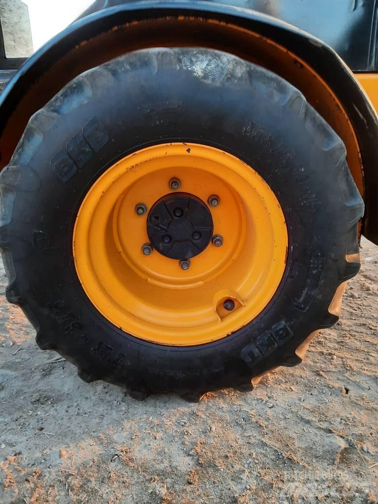JCB 403 Малі навантажувачі