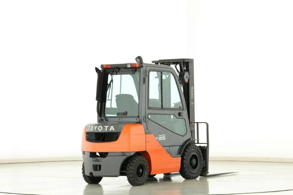 Toyota 02-8 FDF 25 Дизельні навантажувачі